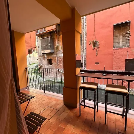 Finestrella Bologna