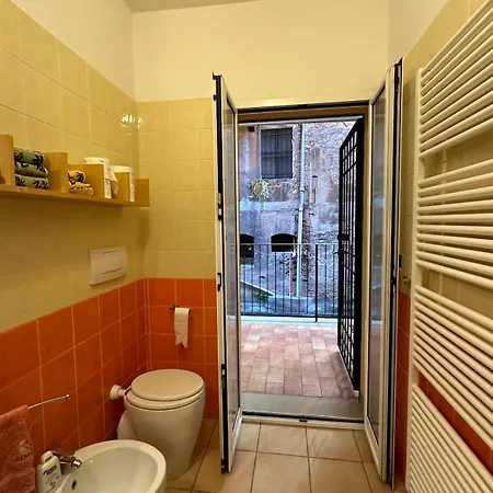 Finestrella Bologna